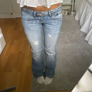 Lågmidjade jeans  - Säljer dessa jeansen då dom knappt kommer till användning längre, vid fler frågor eller funderingar är det bara att höra av sig!💗