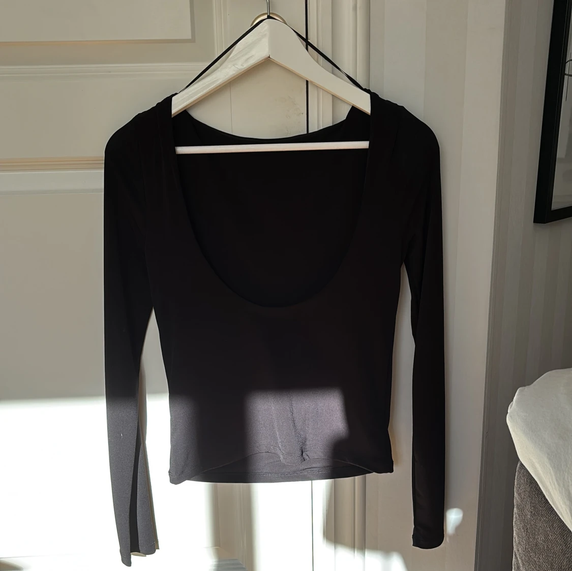 Svart långärmad topp från BikBok - 1