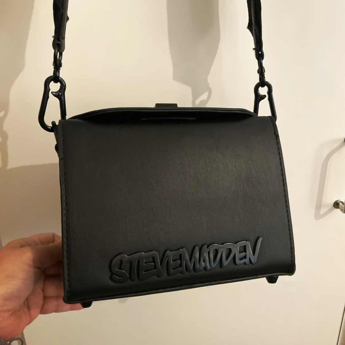 Svart axelväska från Steve Madden