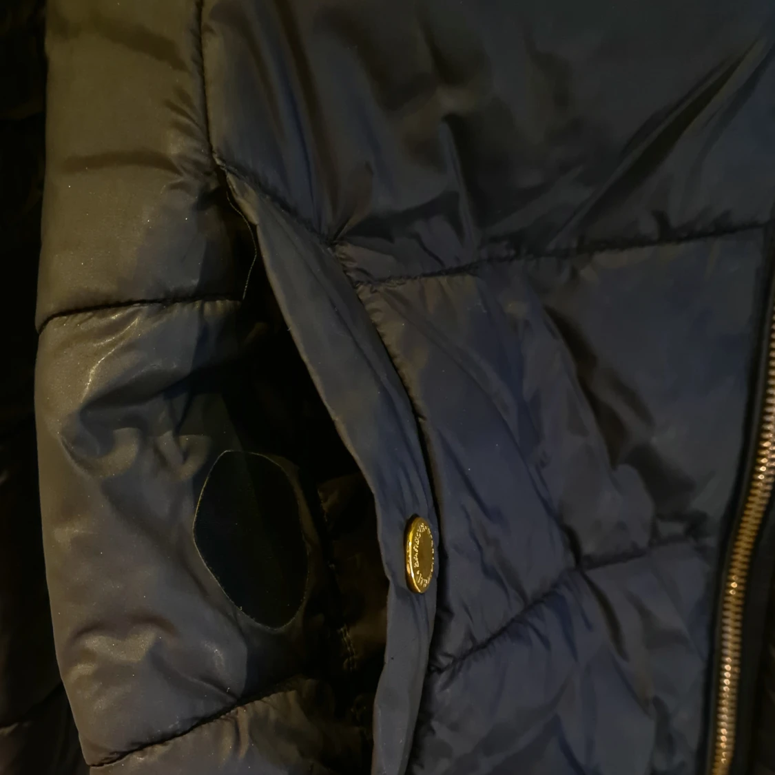 Svart quiltad jacka från Barbour - 4