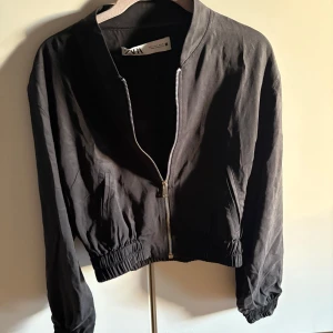 Zara bomberjacka! - Snygga bomberjacka till våren!