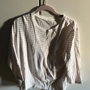 Uniqlo skön tröja! - Såå fin o skön uniqlo tröja!!!