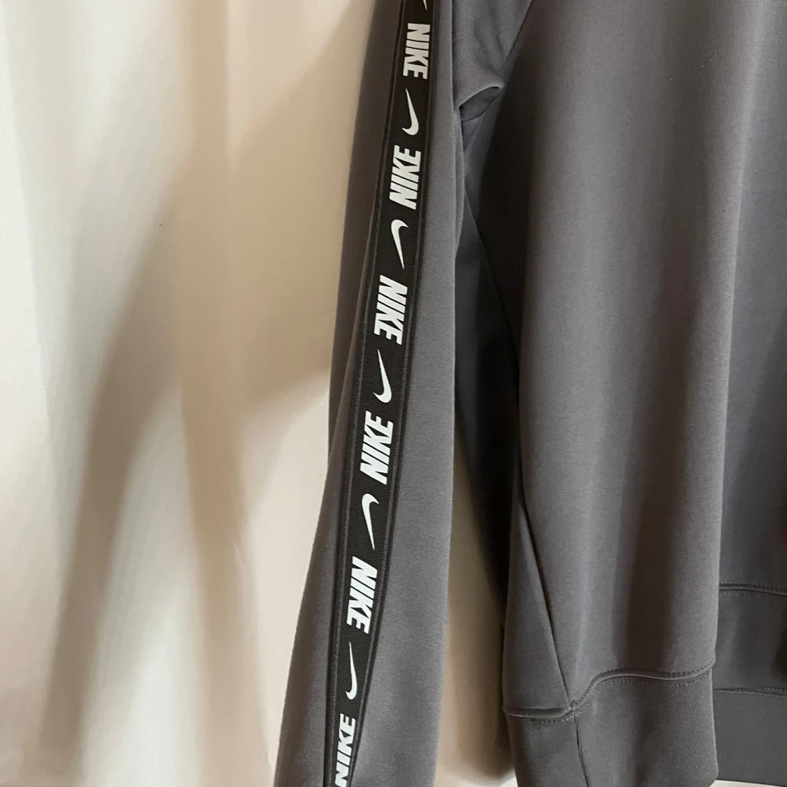 Grå sweatshirt från Nike - 1