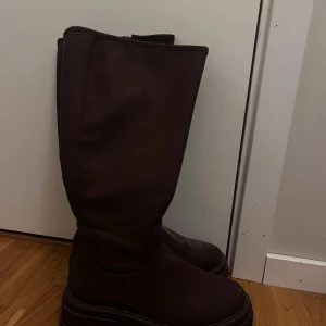 Bruna boots - Bruna boots! Sann till storleken!❤️
