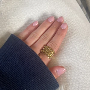 Edbladring - Hej, säljer min edblandring då den inte kommer till andvändning. Den är i storlek 18,50. Nypris 400kr