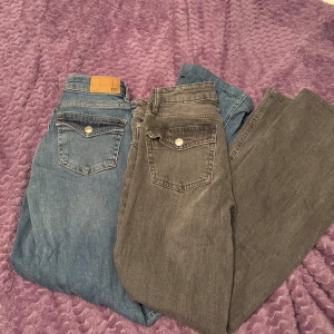 2 par jeans från lager 157 - 2 par jeans från lager 157 det går att köpa båda men också köpa dom separat  400 för båda  200kr/st, är uppsydda