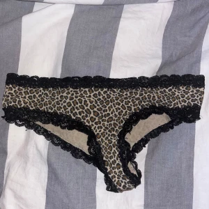 Leopard trosor - Storlek S Använda men i fint skick 