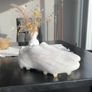 Adidas X Crazyfast - Adidas X Crazyfast.1 Laceless Storlek 42 Riktigt bra skick! Fraktar samma dag som köp.