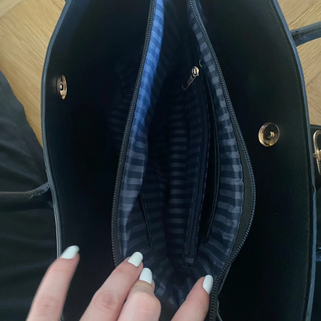 Svart handväska  - 93