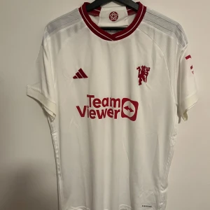 Machester United tröja - Manchester united tredjeställ Storlek L Manchester united, man utd, fotbollströja, premier league, Adidas, nike