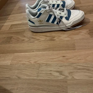 Skor Adidas - Aldrig använda