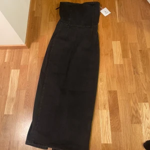 Jeans klänning - Aldrig använd. Finns på fler sidor.