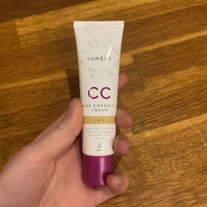 Lumene CC Coler Correcting Cream  - Shade: Fair  Andvändt 1 gång Säljer för att det inte var min shade💗 