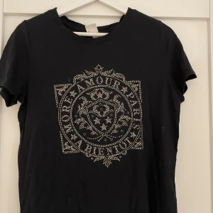 Tröja med rhinestone - Tröja med rhinestone