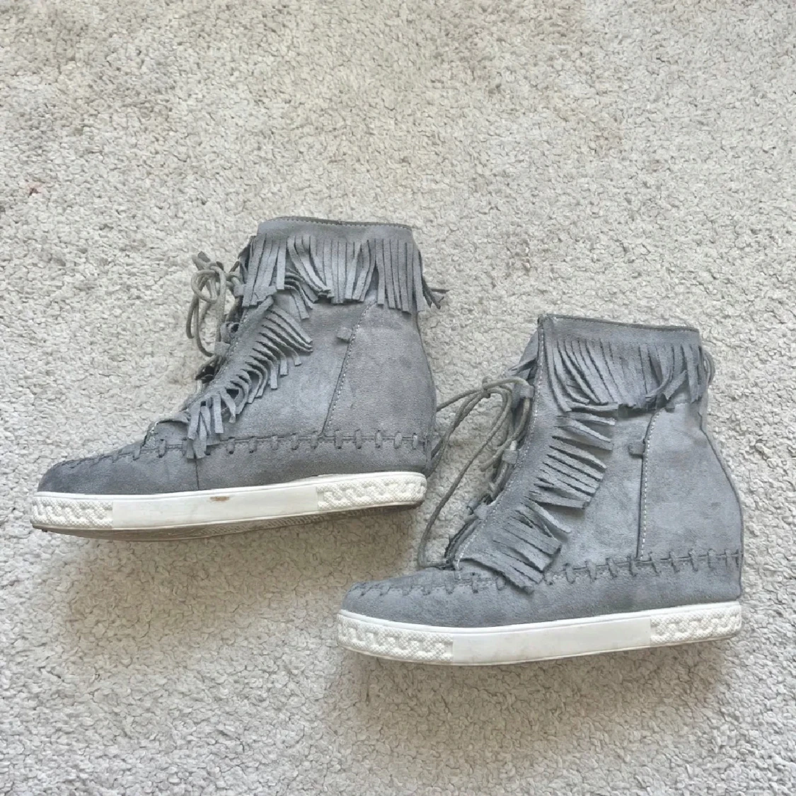 Gråa fransskor  - 1