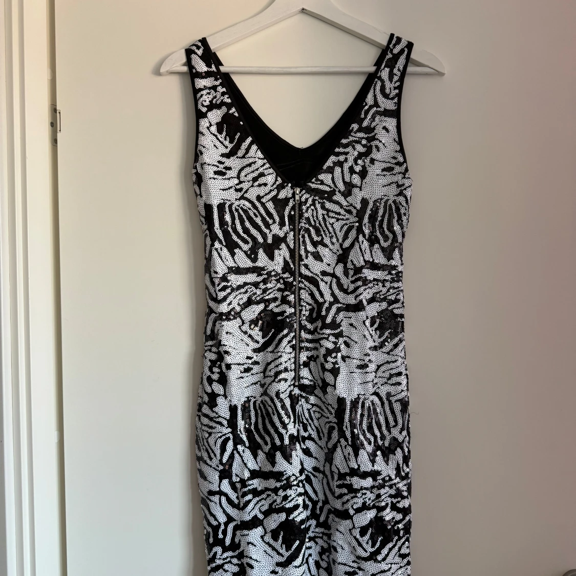 Svartvit klänning från ONLY - 1