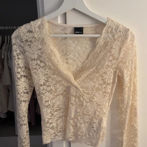 spetstopp gina tricot - Säljer pårgund av ingen användning, fint och nytt skick 💗