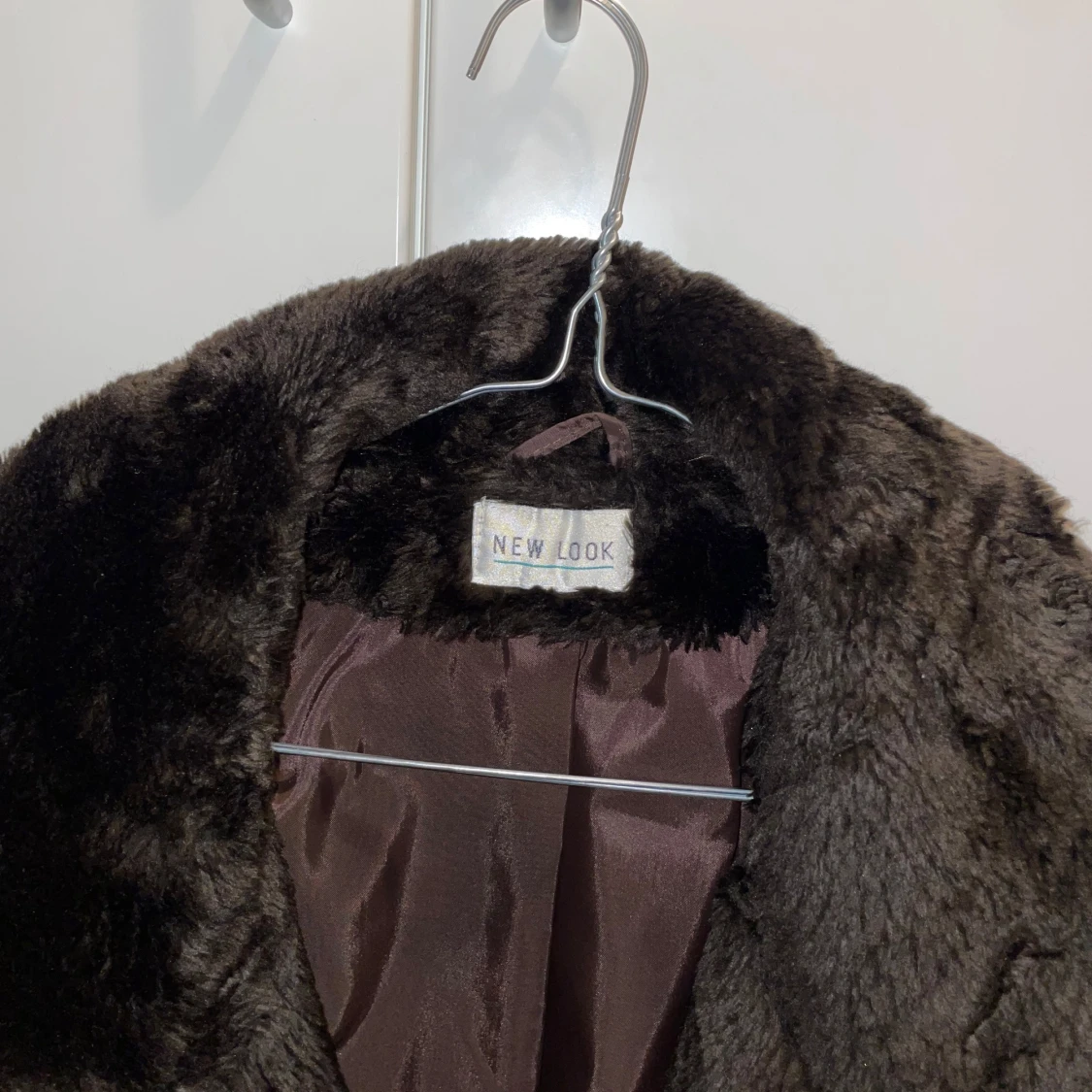 Brun fusk pälsjacka från New Look - 3