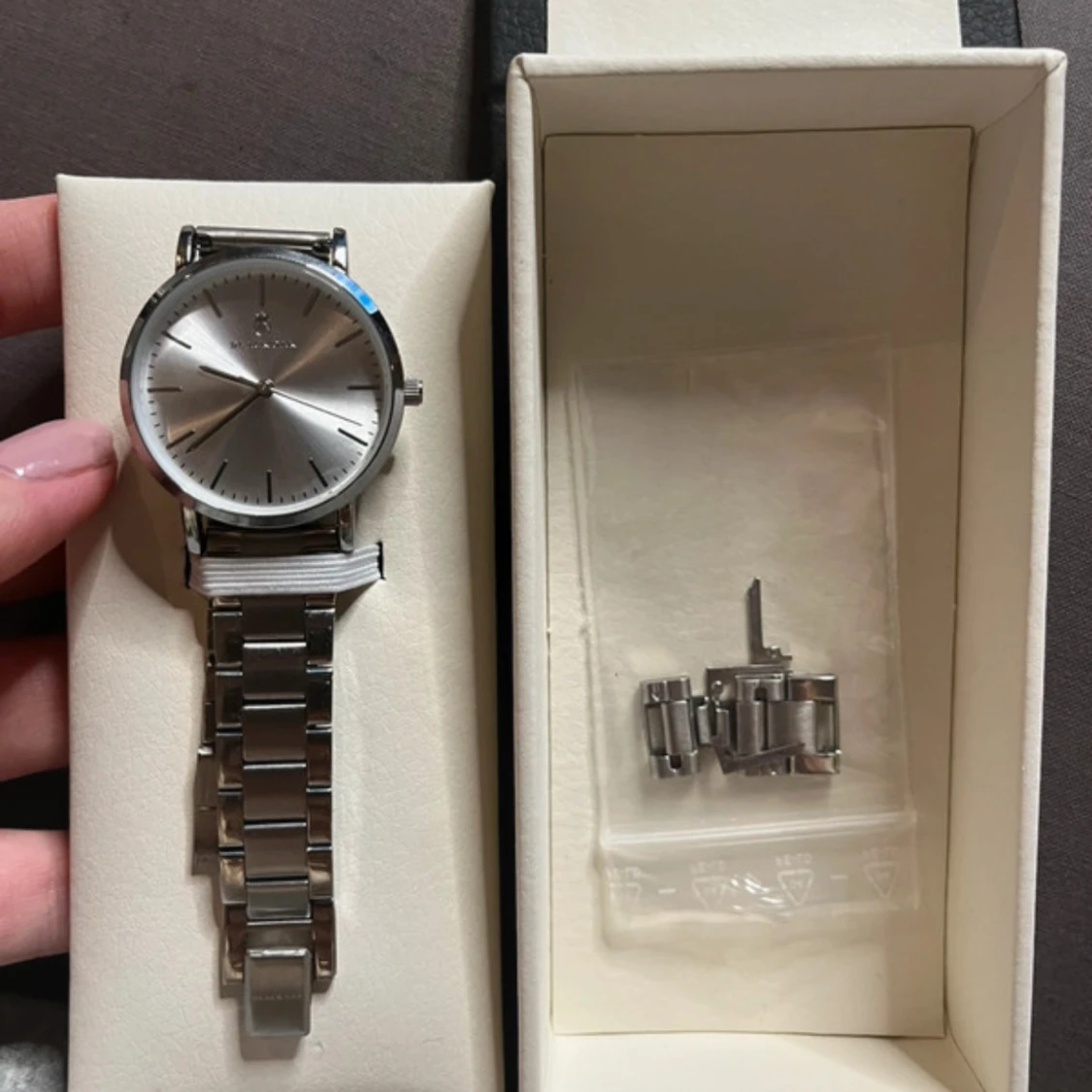 Silverfärgad klocka från Black Oak - 2