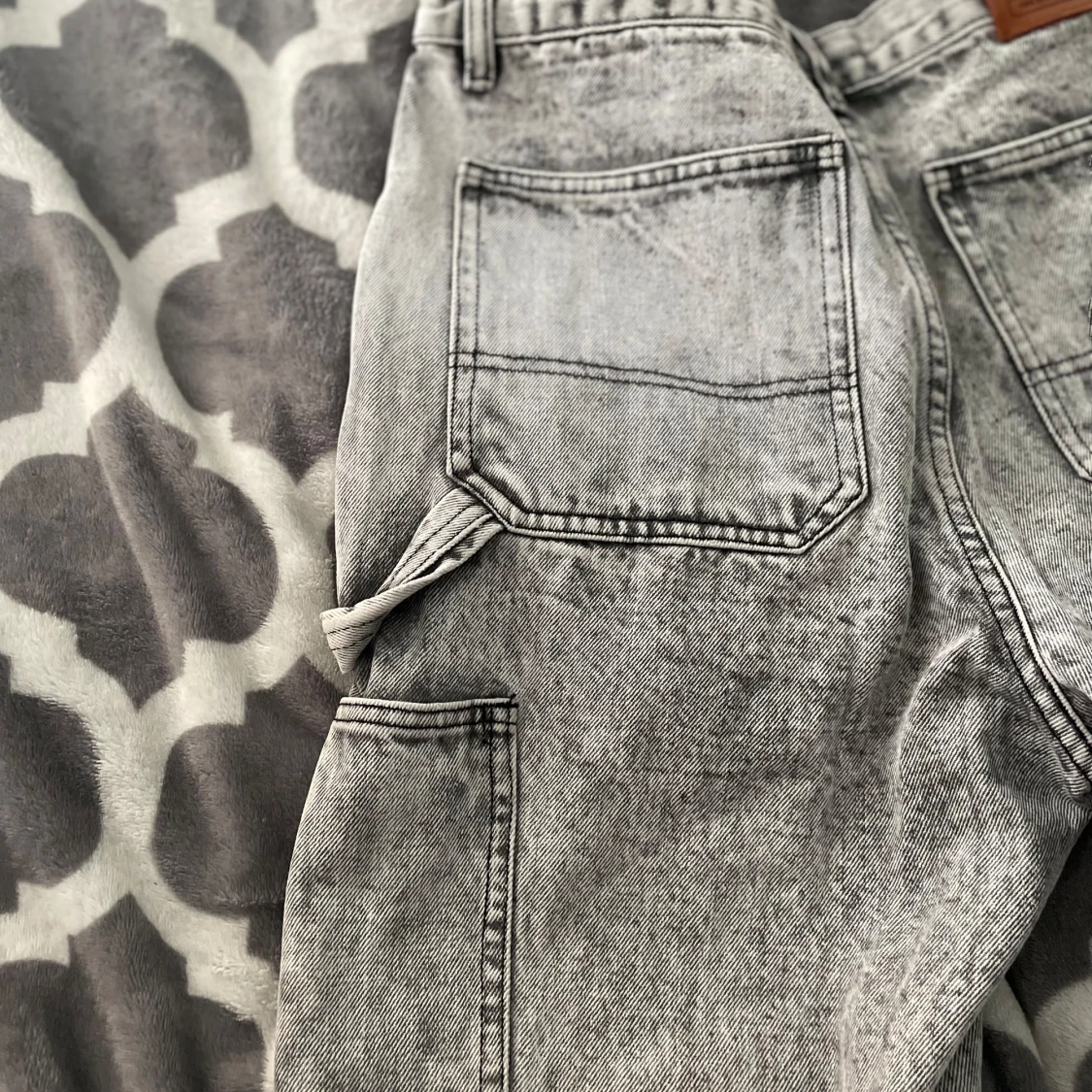 Grå jeansbyxor från Deus Records - 4