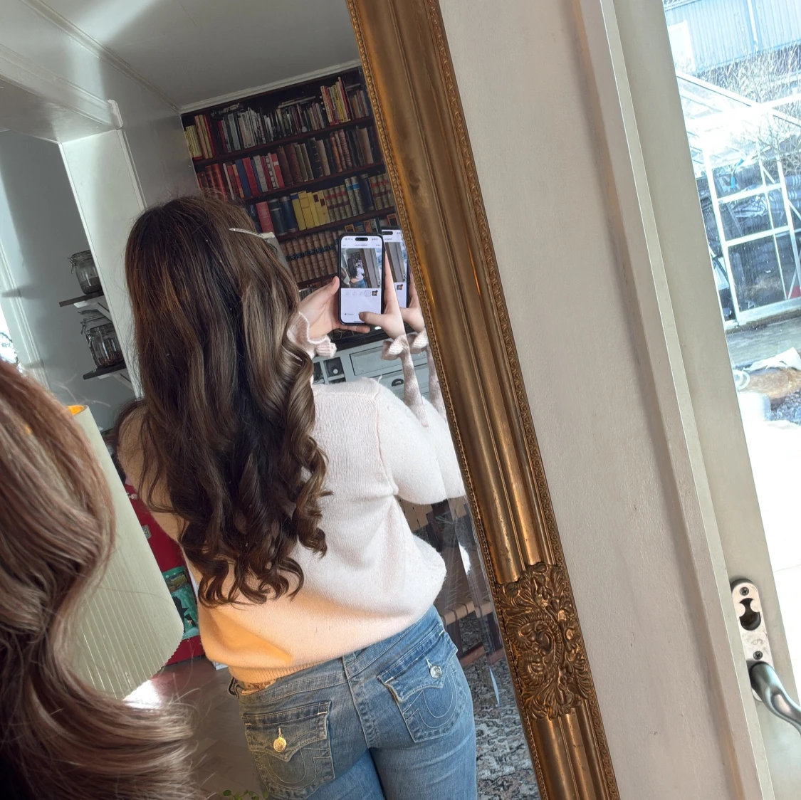 Rosa stickad tröja med glittriga knappar - 1