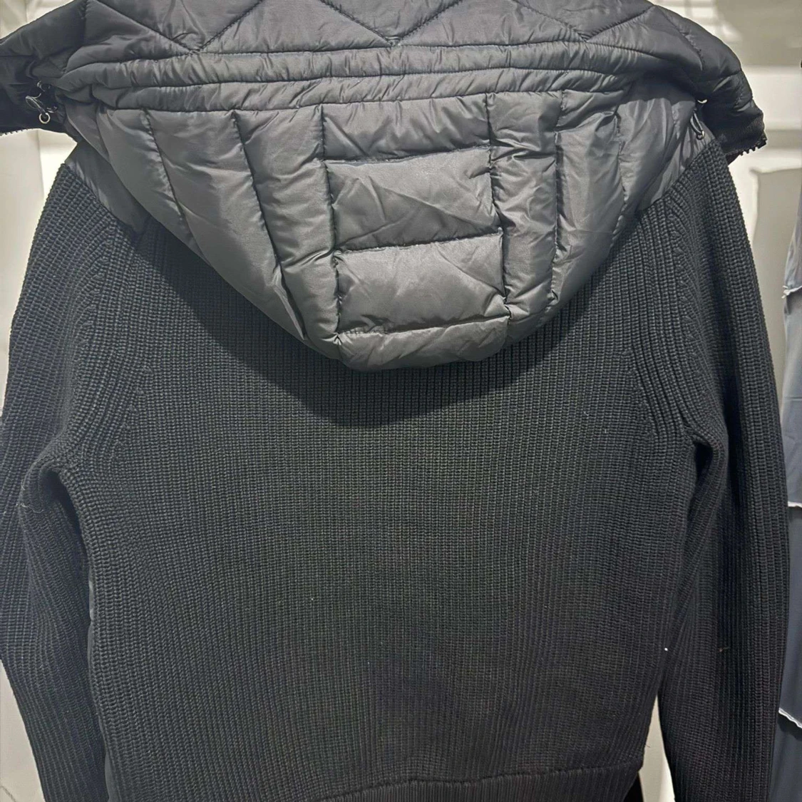 Svart dunväst från Moncler - 3