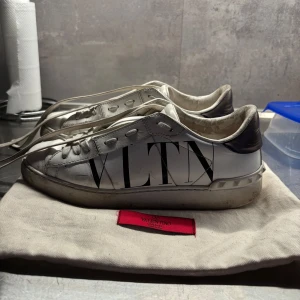 Valentino skor  - Valentino skor, användt skick. Storlek 37 