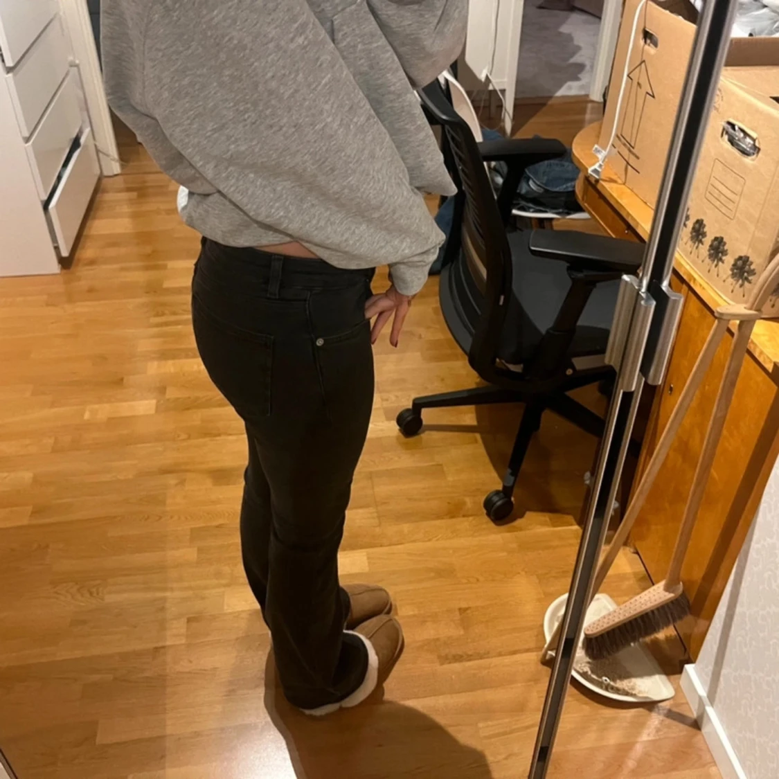 Svarta bootcut jeans - 1