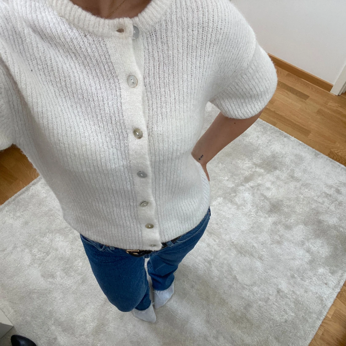 Vit stickad kofta