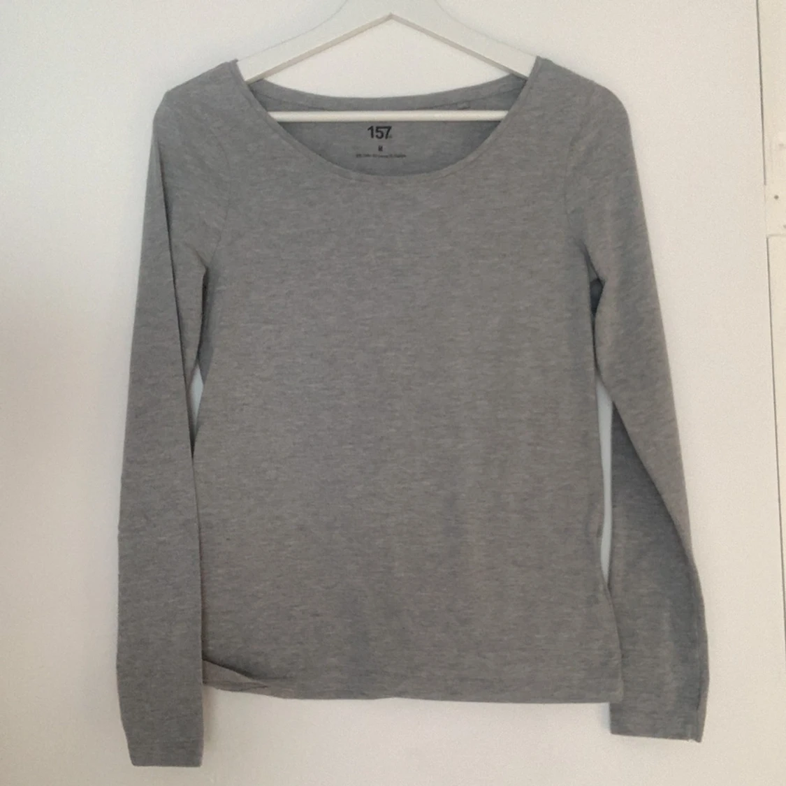 En skön grå långärmad tröja
