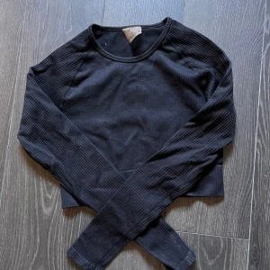 Aimn ribbad långärmad tröja  - Aimn långärmad ribbad tröja