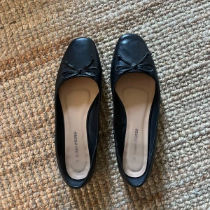 Ballerina skor - Ballerina skor från Carin Wester i bra skick💞 Storlek 41 men lite stora i storleken så skulle säga att de mer är en 41.5❣️