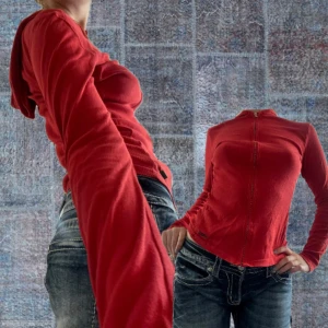 Kofta - Fin tunn och stretchig kofta med dragkedja och luva❣️