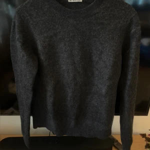 ACNE STUDIOS tröja - Tröja från Acne i strl S