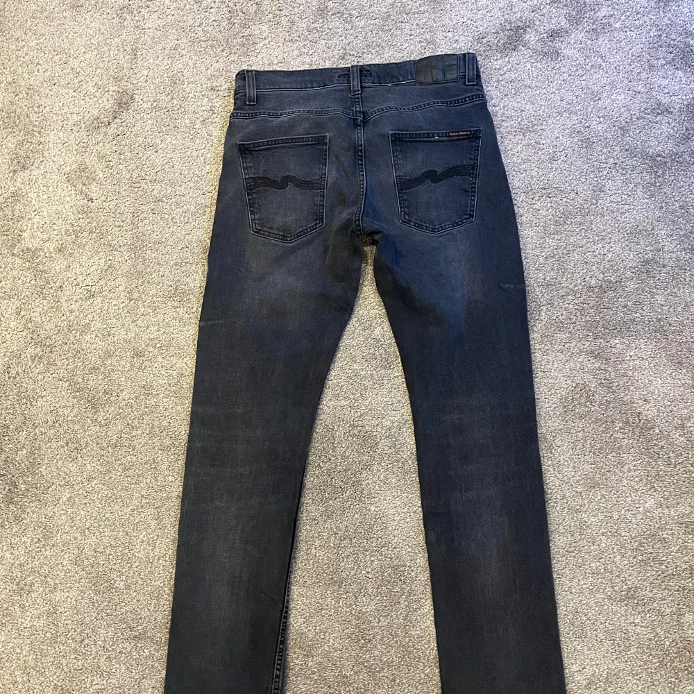 Säljer nudie jeans i bra skick. Köptes nya på Nk. W32 L32. Jeans & Byxor.