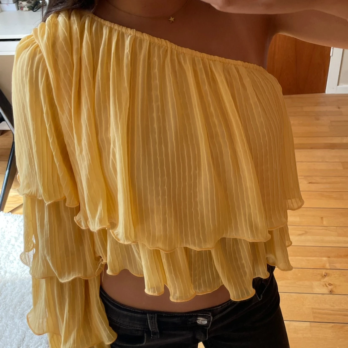 One shoulder volangtopp - 90