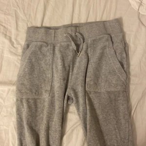 Sitter perfekt juicy couture - Jättefina och sköna