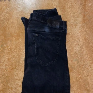Lee Jeans - Använt ett par gånger men fortfarande jätte bra skick inga fläckar elr sånt