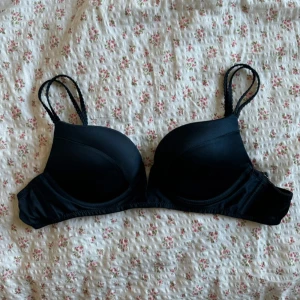 Helt ny intimissimi bh - Helt ny intimissimi bh i storlek 70B. 