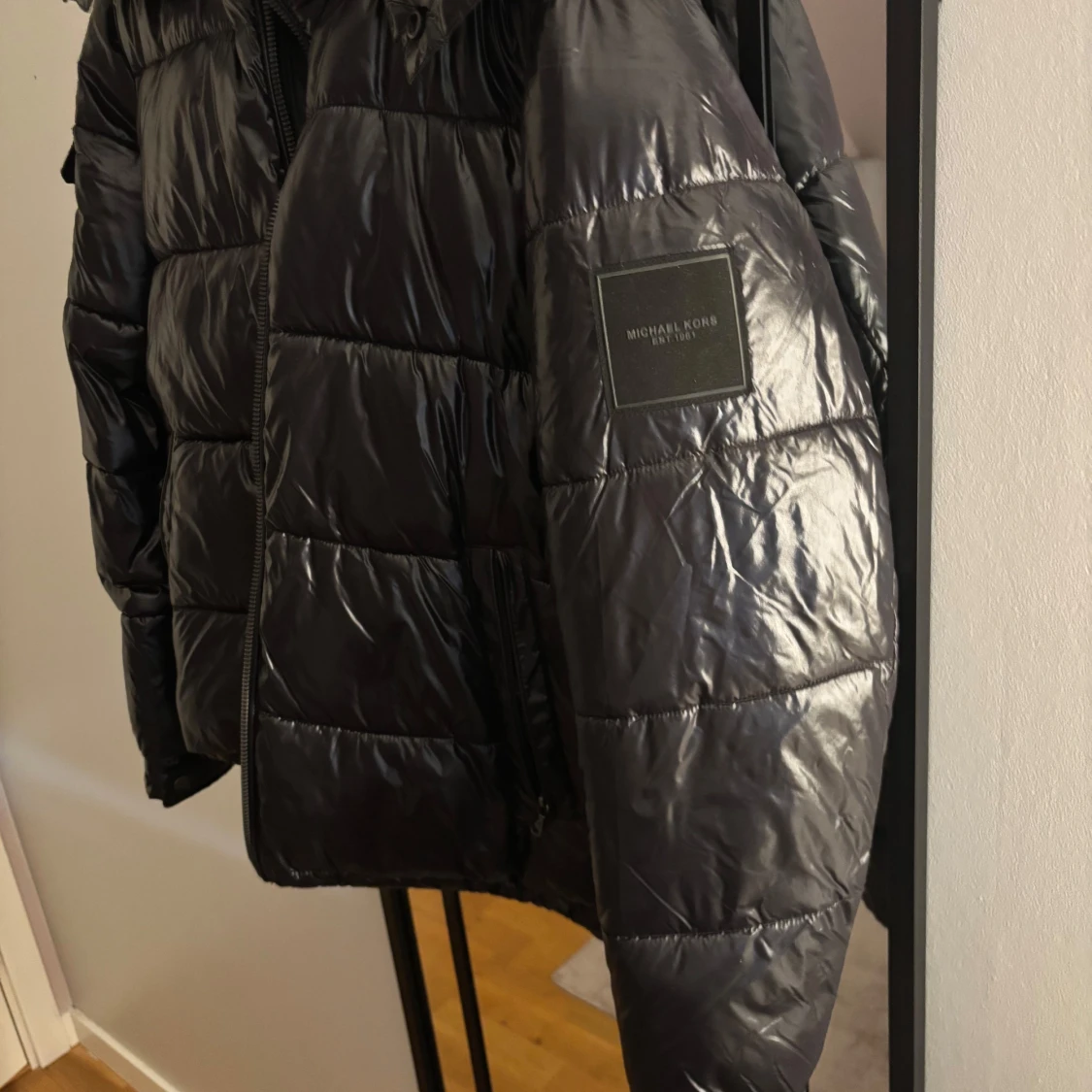 Svart pufferjacka från Michael Kors - 92