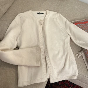 Cream kofta från Gina Tricot - Bra skick! 
