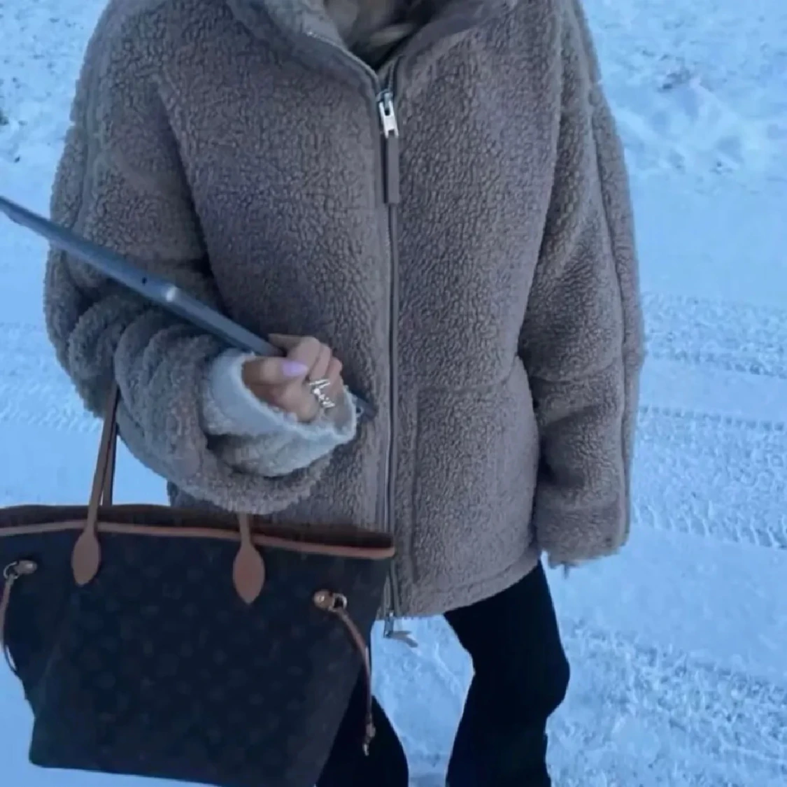 Svart teddyjacka  - 90