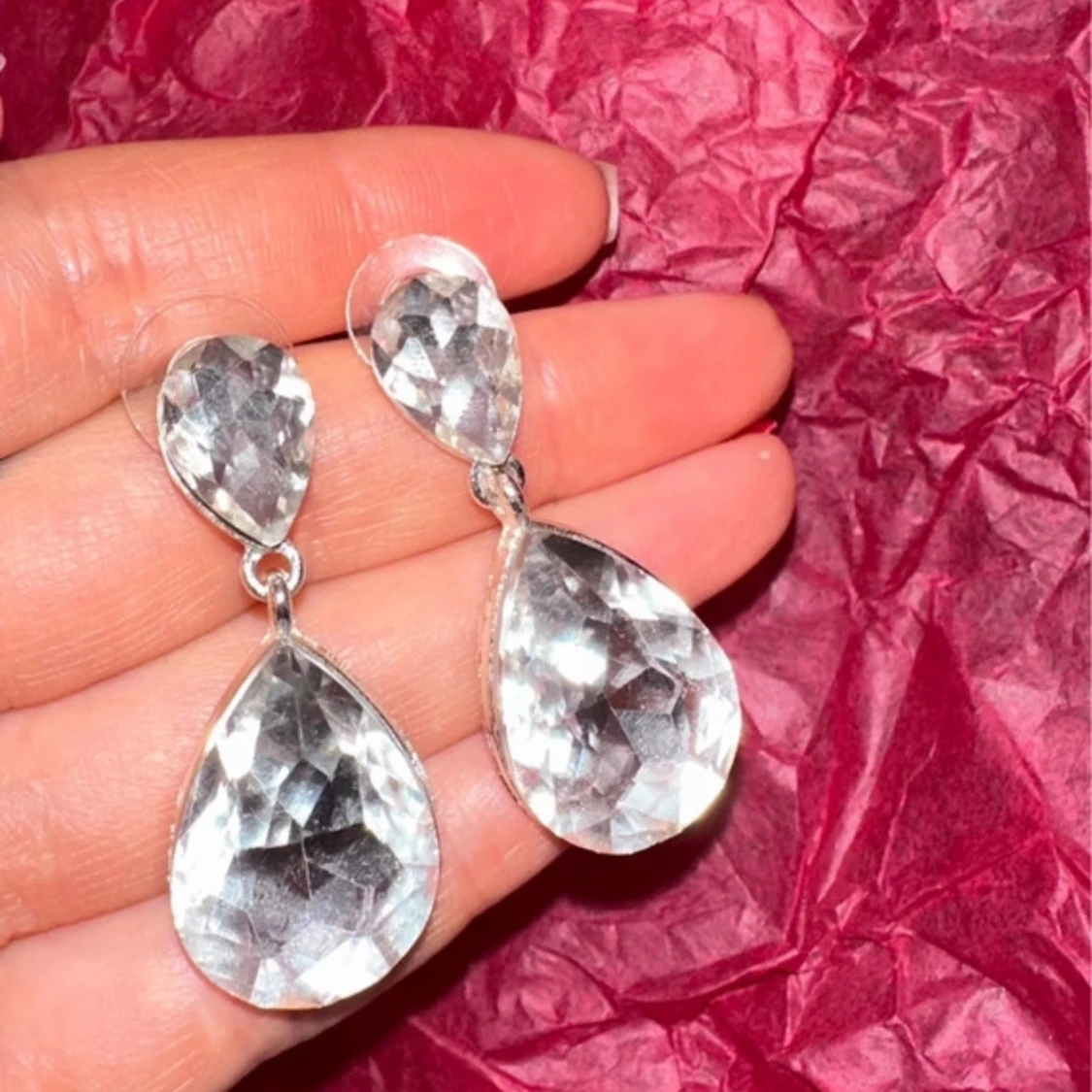 Glittriga silverörhängen - 90