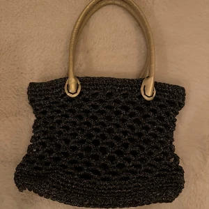 Väska - Säljer denna så fina väskan som jag thriftade i Amsterdam 🤎