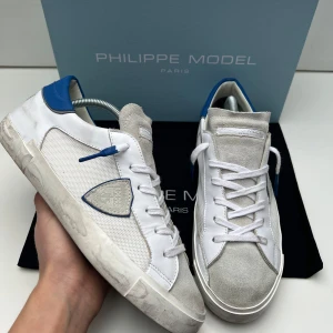 Philip model skor - Säljer nu dessa sjukt feta philipmodel i denna unika cw Skick 9/10 endast använda 1 gång Storlek 43 Pris 2399kr obs endast skorna ingår!