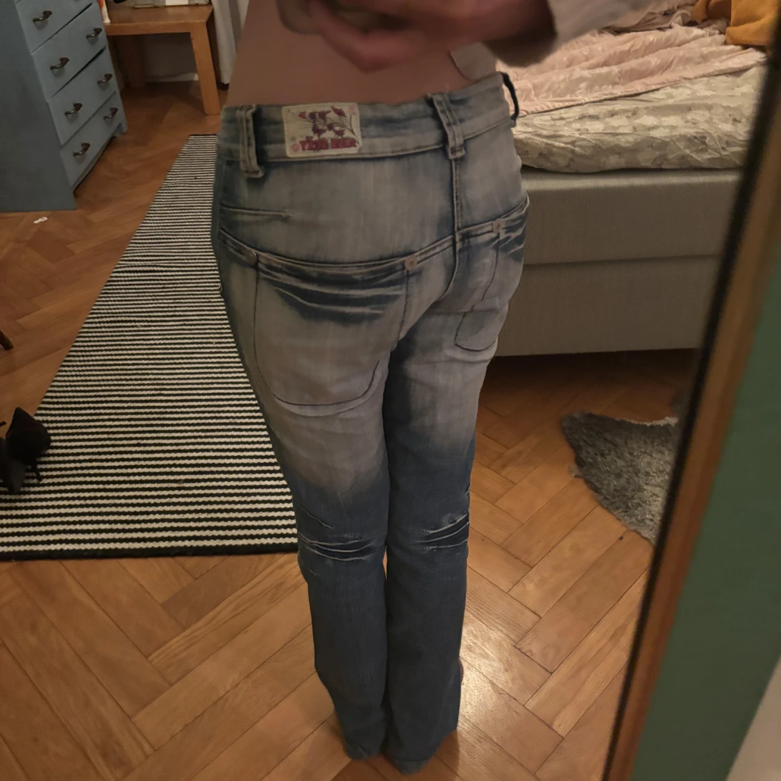 Blå jeans med unikt mönster - 90