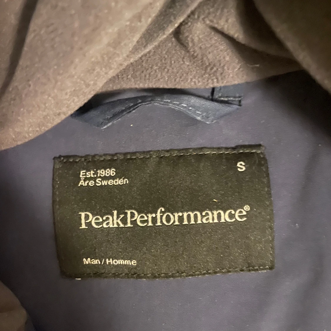 Mörkblå jacka från Peak Performance - 92