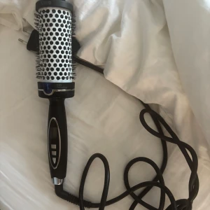 Cera värmeborste  - Funkar perfekt!💗