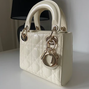 Mini Lady Dior  - Mycket bra skick  Crémefärgad 