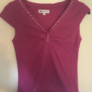 Vintage tröja  - Säljer denna superfina tröjan ifrån gianini i storlek S. Hör av er vid frågor!💕